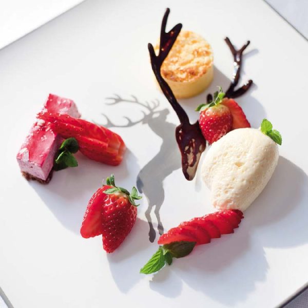Dessert mit Erdbeeren